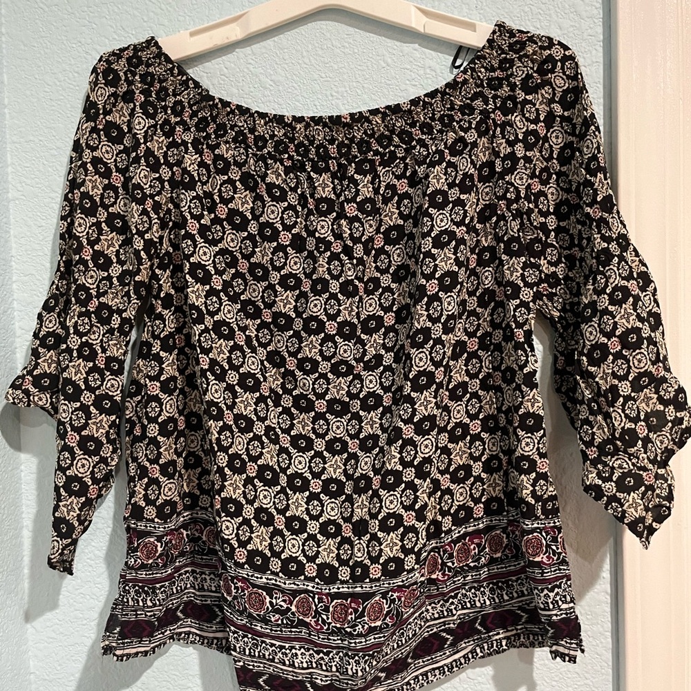 Women’s S express off shoulder top